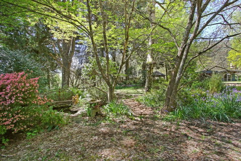 Until - Country Garden Setting - Brisbane Tourism 1
