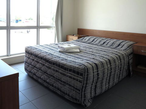 Upper Ross Hotel - Tourism Brisbane 1