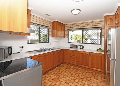 Urangan Harbour Bungalow - Brisbane Tourism 2