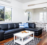 Urangan Harbour Cottage - Brisbane Tourism