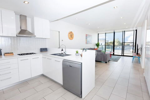 Urban Jungle! Executive Apartment In Heart Of CBD - Brisbane Tourism 3