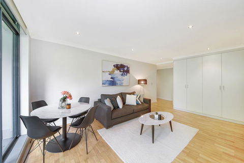 Urban Rest - Foveaux St - Tourism Brisbane 1