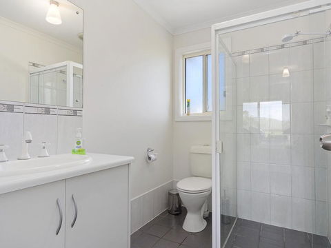 VALLEY VIEWS - 10 Valley Heights Drive - Brisbane 4u 0