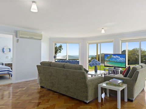 VALLEY VIEWS - 10 Valley Heights Drive - Brisbane 4u 3