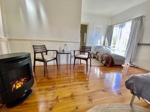 Valley Abode Large Studio Suite -private Ensuite - Tourism Brisbane 3