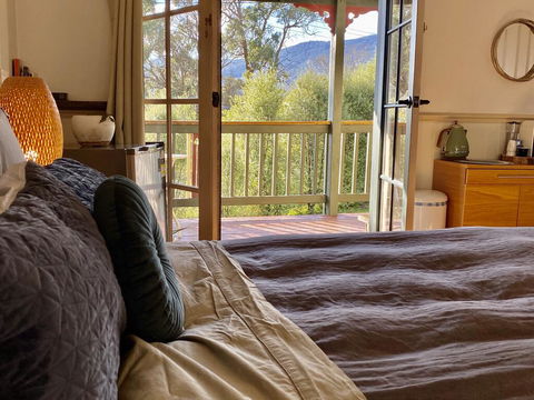 Valley Abode Large Studio Suite -private Ensuite - Tourism Brisbane 0