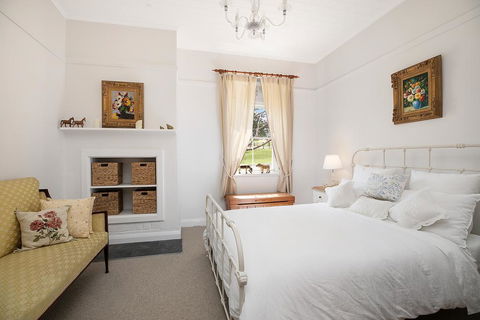 Victoria Cottage - Tourism Brisbane 1