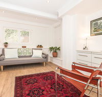 Vibrant Oversized Studio in Leafy Balgowlah - Tourism Brisbane