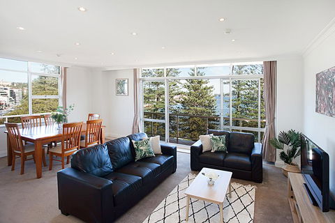 View Of Manly Pines And Waves From Large Apartment - Tourism Brisbane 3