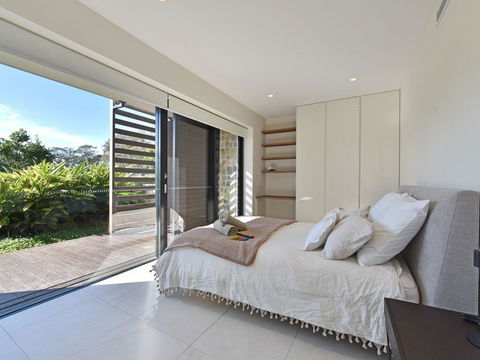 Villa Catania Waterside At Trinity Point - Tourism Brisbane 1