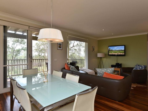Villa Executive 2br Sangiovese Resort Condo Located Within Cypress Lakes Resort (nothing Is More Central) - Brisbane Tourism 0