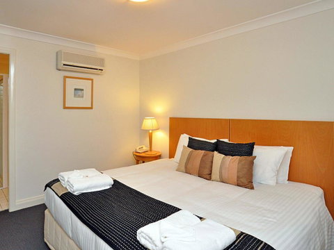Villa Executive 2br Valley Views Resort Condo Located Within Cypress Lakes Resort (nothing Is More Central) - Brisbane Tourism 3