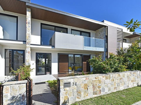 Villa Positano Waterside At Trinity Point - Tourism Brisbane 0