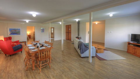Village Stays Coldstream Gallery Bungalow - Tourism Brisbane 0