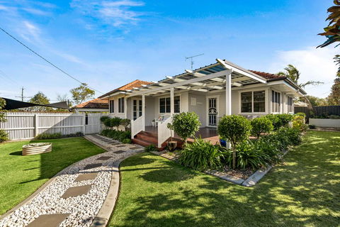 Viola House - Tourism Brisbane 0