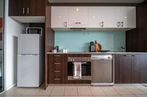 Vue Of The East End-Wifi - Netflix - Nespresso - Tourism Brisbane 3