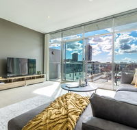 Vue of the East End-Wifi - Netflix - Nespresso - Tourism Brisbane
