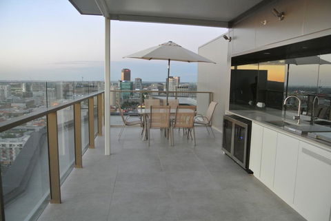 VUE Penthouse On King William - Tourism Brisbane 0