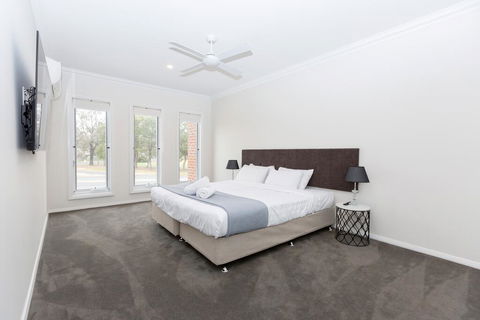 Wagga Apartments #2 - Brisbane Tourism 3