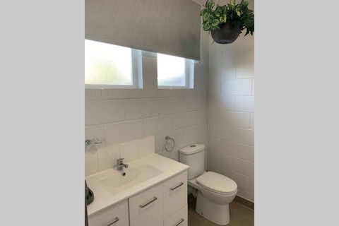 Walk To Lamberts Beach With Wi-fi And Netflix - Tourism Brisbane 3