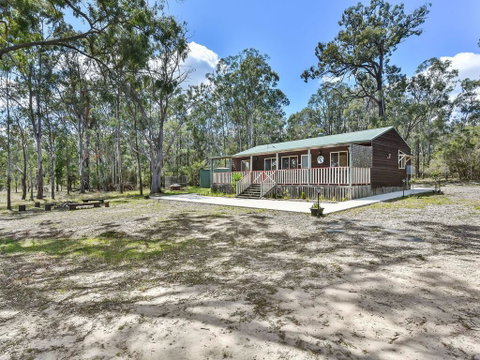 Wallaby Cottage - Cute Accom In Bushland Setting - Brisbane Tourism 1