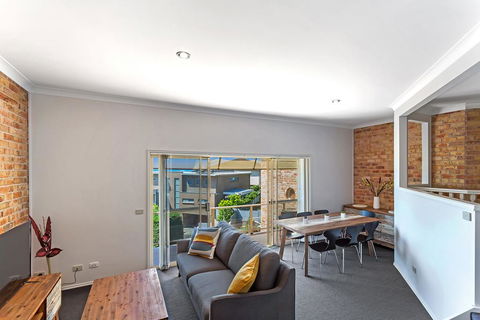 Wallawa Road 2/35A - Tourism Brisbane 1