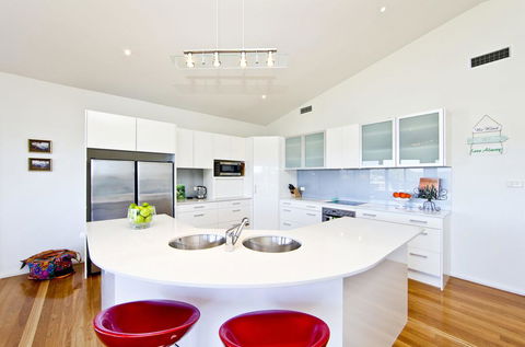 Wanda Point House - Tranquil, Elegant & Dog Friendly - Tourism Brisbane 2