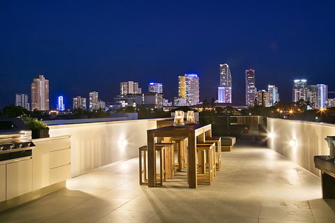 Wanderlust On Water - Brisbane Tourism 0