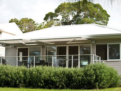 Wangi Lakehouse - Renovated Lake Macquarie Lakefront Location - Tourism Brisbane 2