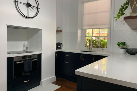 Warders Cottage: Iconic Cottage In The Heart Of Freo - Tourism Brisbane 3