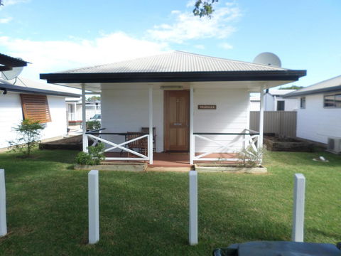 Warrego Hotel Motel Cunnamulla - Tourism Brisbane 0