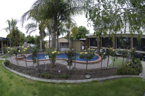 Warrina Motor Inn - Tourism Brisbane 3