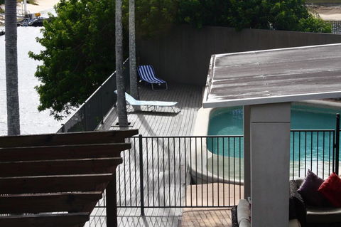 Water Front Room - Brisbane Tourism 3