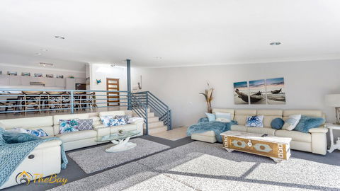 Water Views On Wallawa - Tourism Brisbane 1