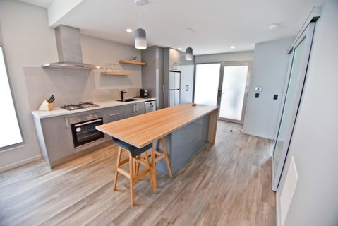 Waterfront Apartments - Brisbane Tourism 1