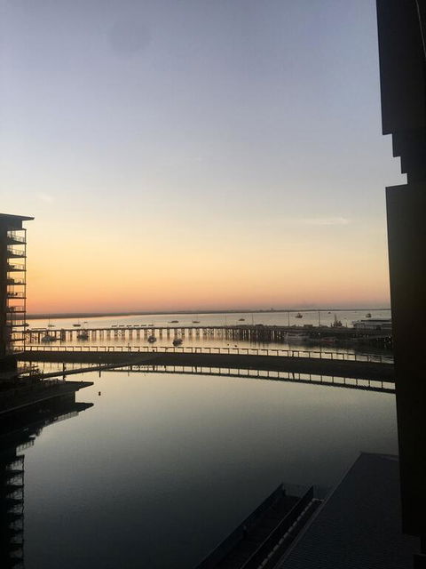 WATERFRONT DARWIN TROPICAL GEM - Brisbane 4u 3