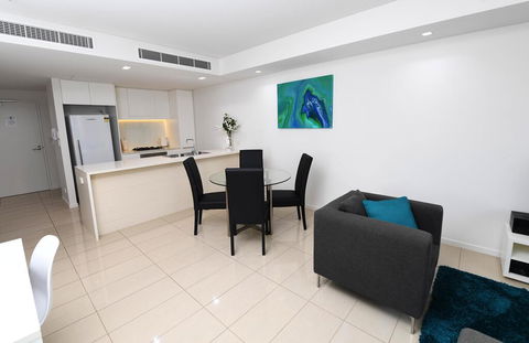 WATERFRONT DARWIN TROPICAL GEM - Brisbane 4u 2