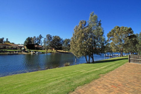 Waterfront Getaway In Sussex - Brisbane Tourism 2