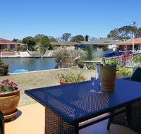 Waterfront Haven with jetty mooring and WiFI - Brisbane Tourism