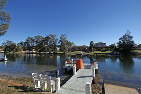 Waterfront On Sandpiper - Brisbane Tourism 1