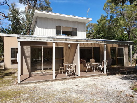 Waterfront Retreat At Wattle Point - Brisbane Tourism 1