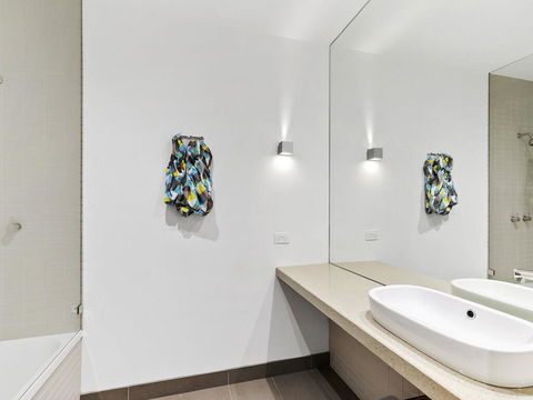 WATERFRONT TWO - Position Perfect , , , NEW LISTING 2019, , ,  - Brisbane 4u 3