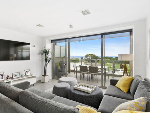 WATERFRONT TWO - Position Perfect , , , NEW LISTING 2019, , ,  - Brisbane 4u 0