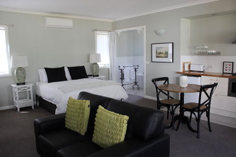 Amelina Cottages - Brisbane Tourism 19