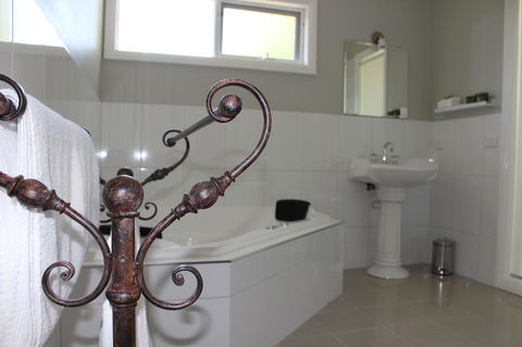 Amelina Cottages - Brisbane Tourism 24