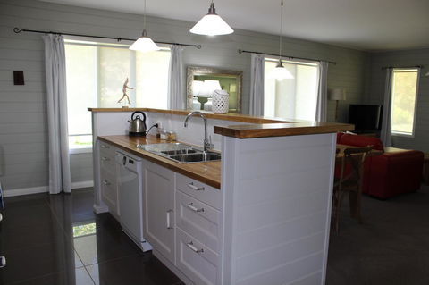 Amelina Cottages - Brisbane Tourism 31
