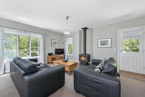 Amelina Cottages - Brisbane Tourism 1