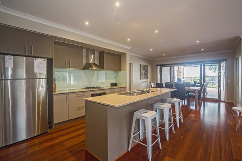 Nautical Rise Torquay - Brisbane Tourism 3