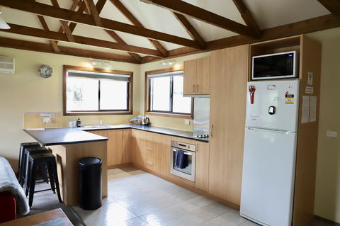 Red Ceder Cottage - Great Ocean Road - Port Campbell - Tourism Brisbane 11