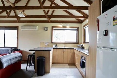 Red Ceder Cottage - Great Ocean Road - Port Campbell - Tourism Brisbane 14